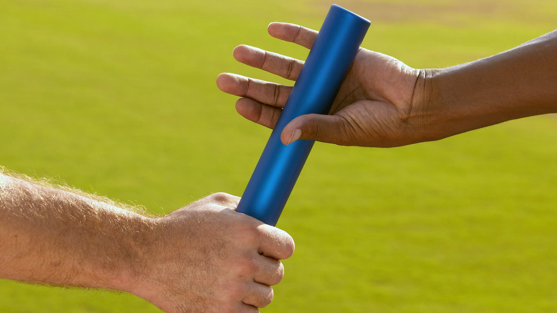 现场氛围火爆：观众热情支持喜爱球员