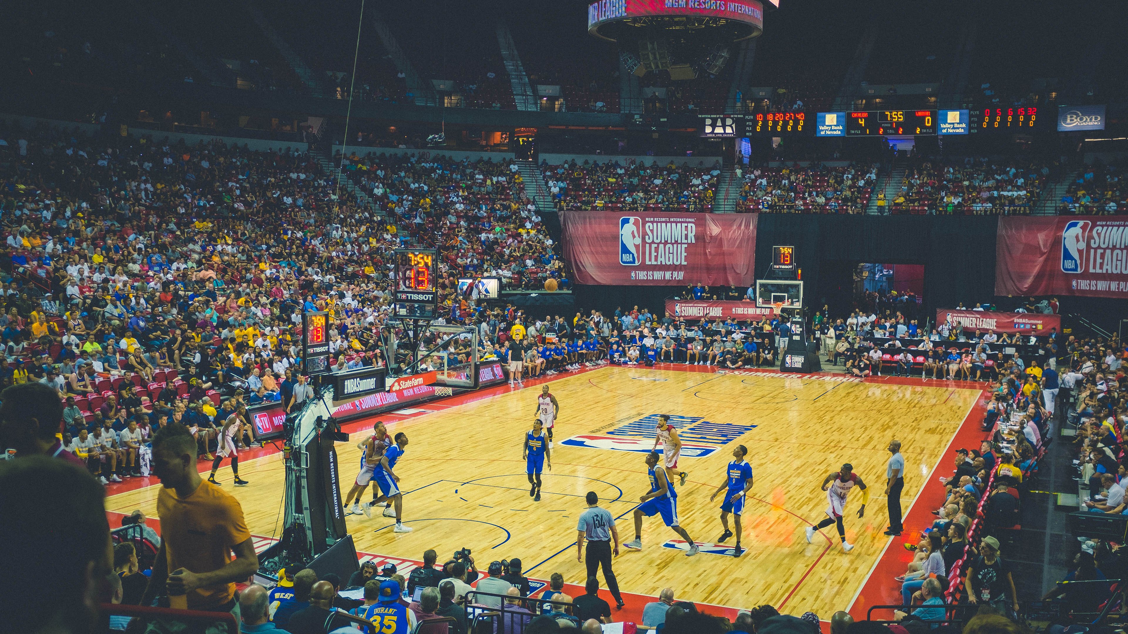 赛季最爆笑 Moment：球场上的趣味瞬间大盘点，球场搞笑段子