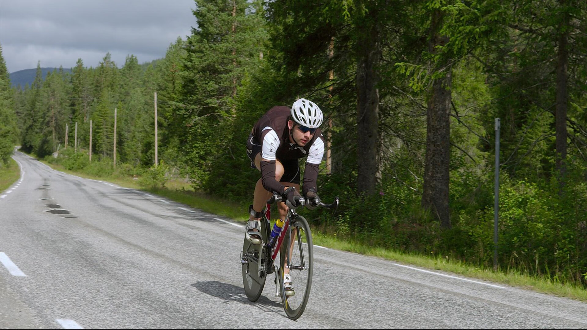 爱游戏登录-迷你攀岩挑战赛，家庭互动的好选择，迷你攀爬车评测